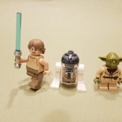 Revisión de minifiguras: Luke, Yoda y R2D2 en Dagobah